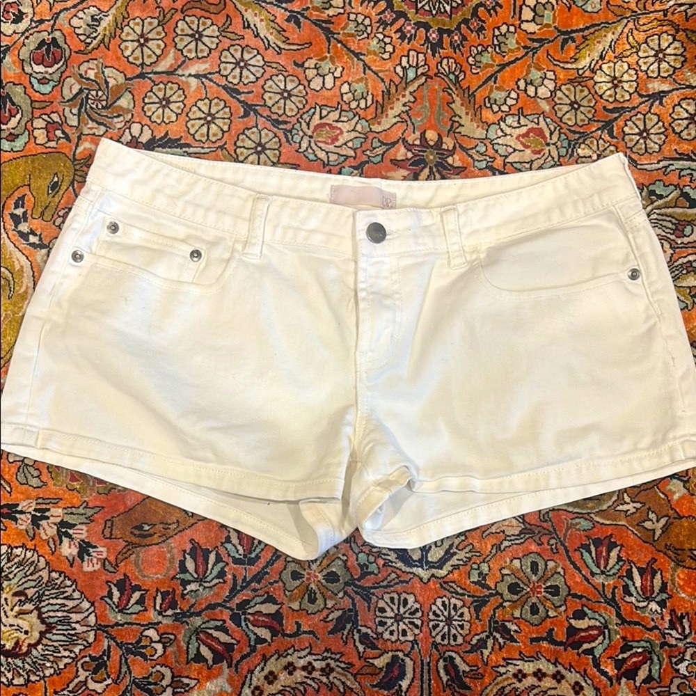 BP NWOT Juniors High Rise Denim Shorts Size 13 Blue Classic Clean Hem. SIZE 13.